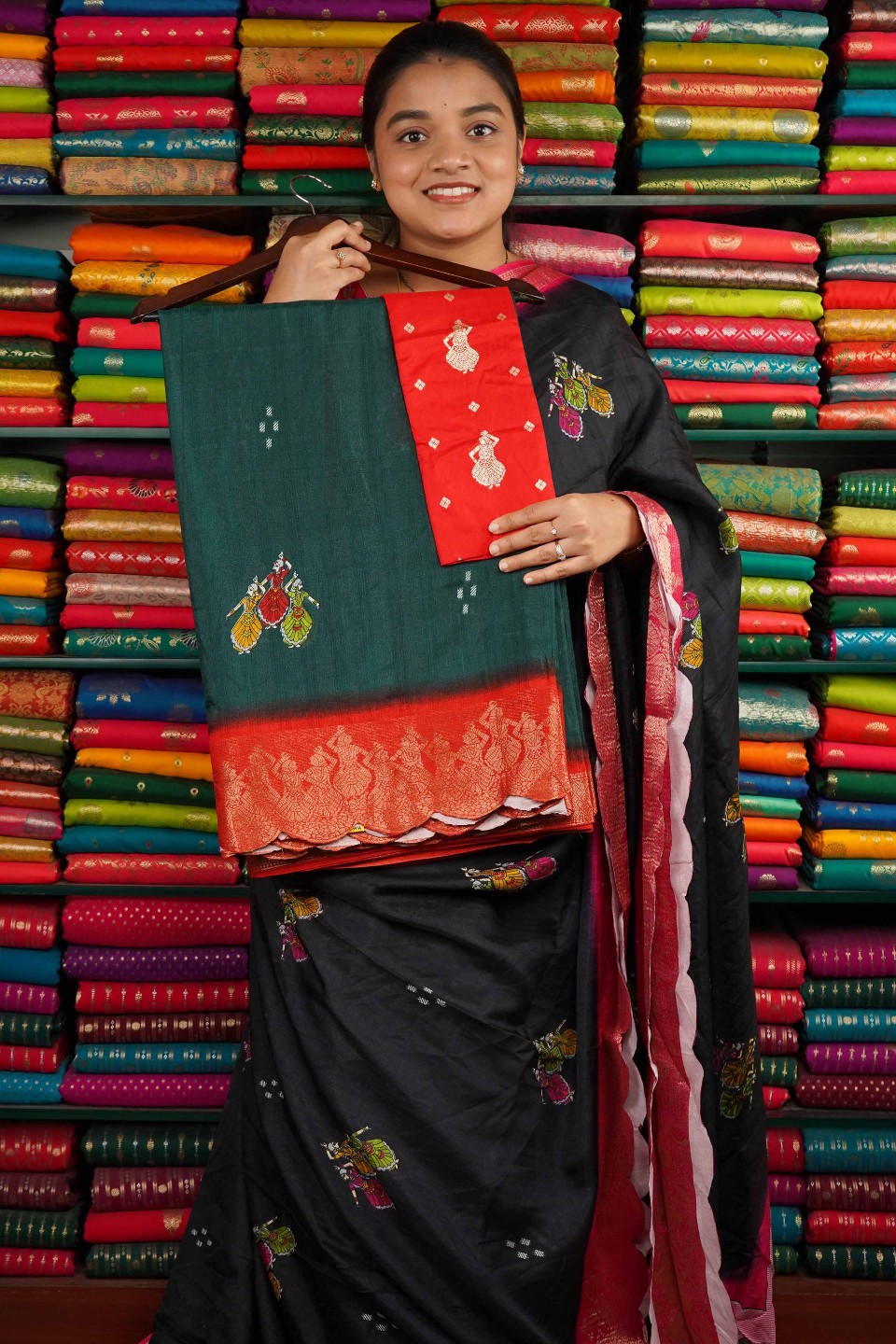 Fancy Soft Silk Scallop Border Bottle Green And Red Saree