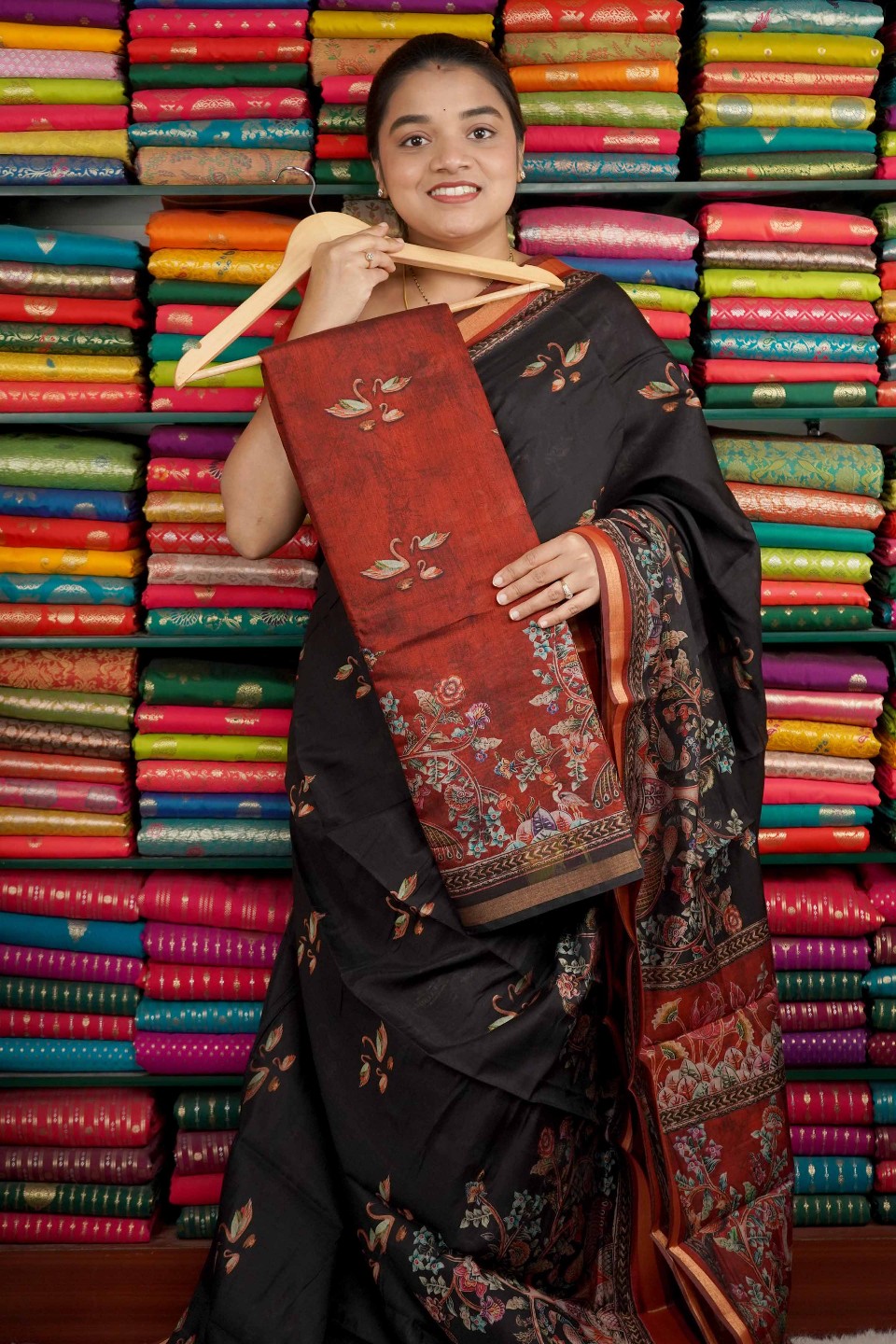 Semi Mangalgiri Silk Swan Print Red And Black Saree