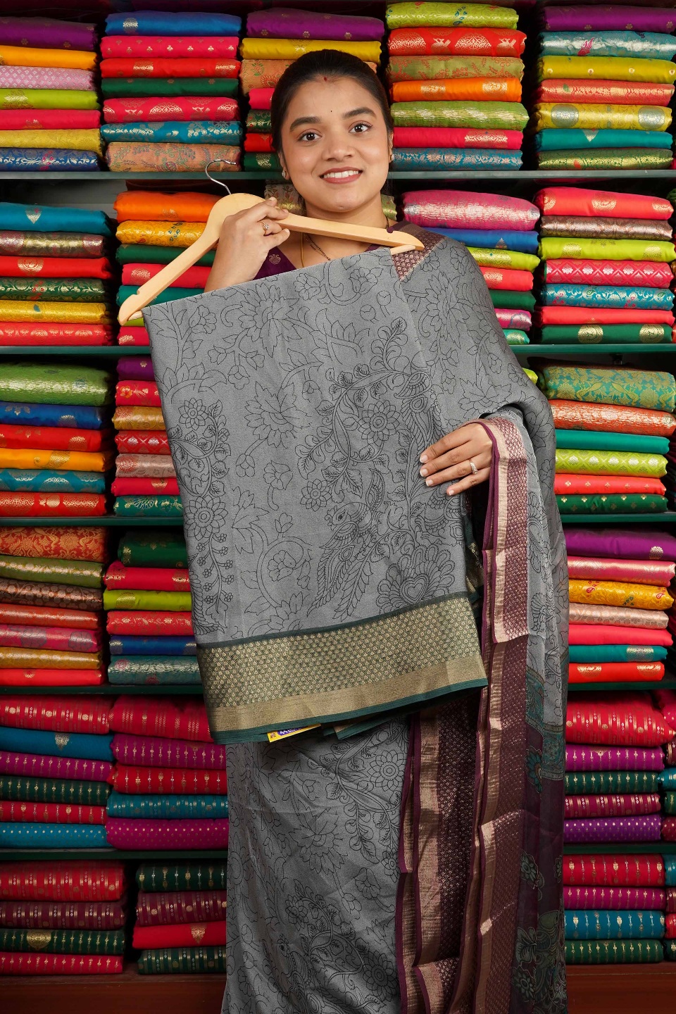 Matty Georgette Pen Kalamkari Print Dark Gray And Dark Green Saree