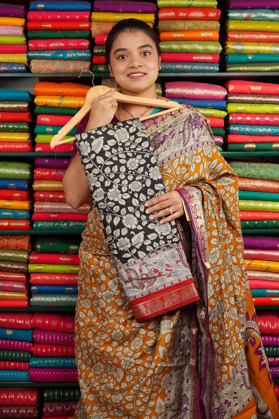 Maheswari Silk Kalamkari Print Black And Red Saree