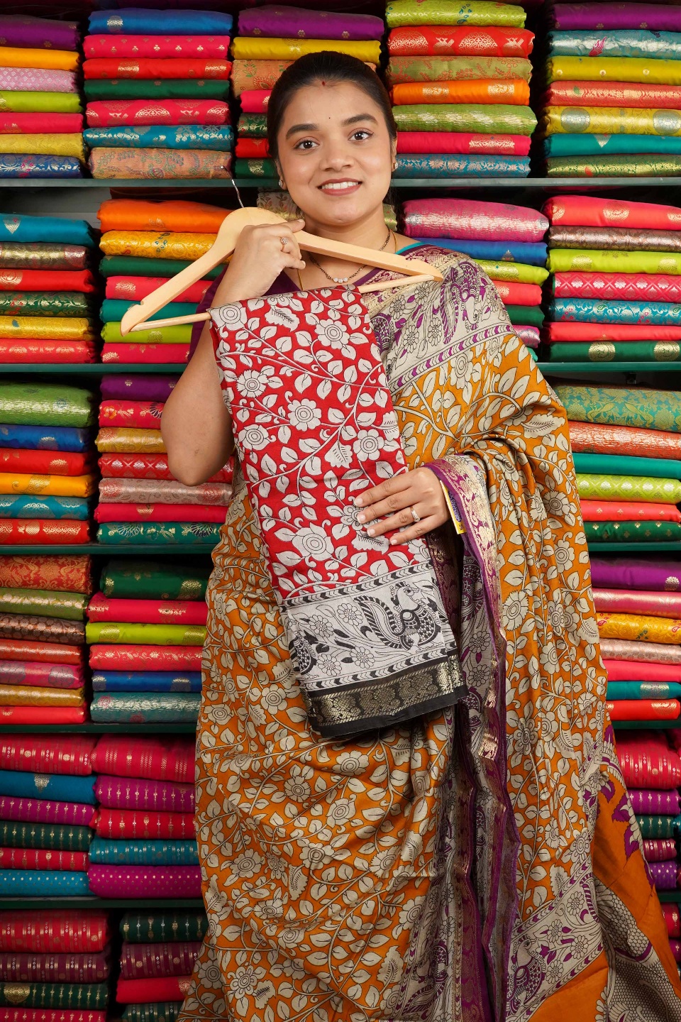 Maheswari Silk Kalamkari Print Red And Black Saree