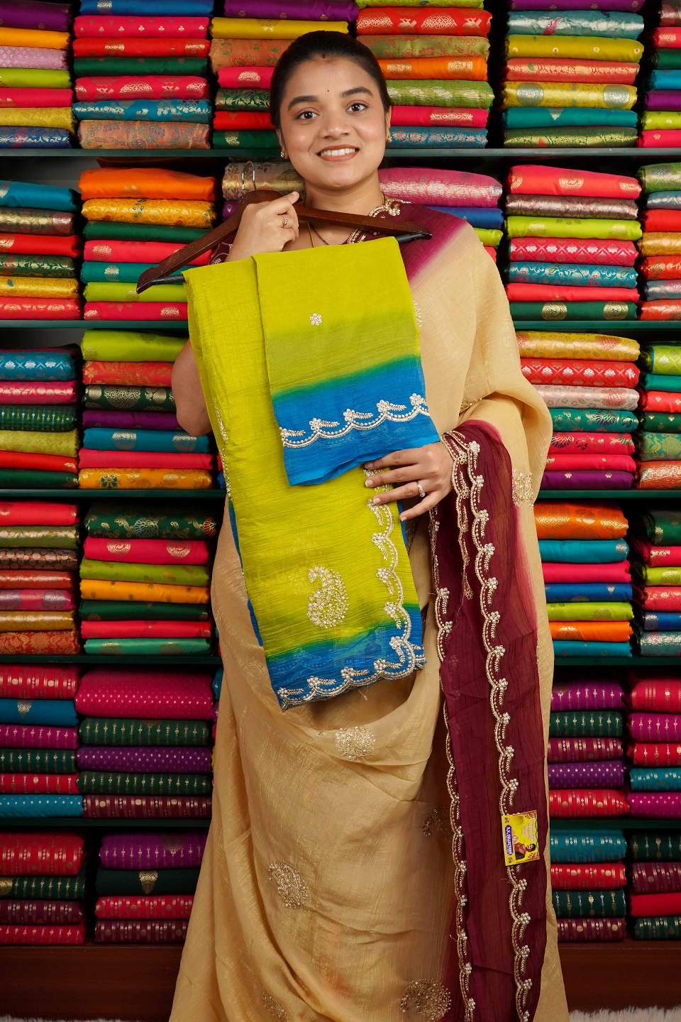 Soft Glass Chiffon Scallop Border Green And Coppersulphate Blue Saree