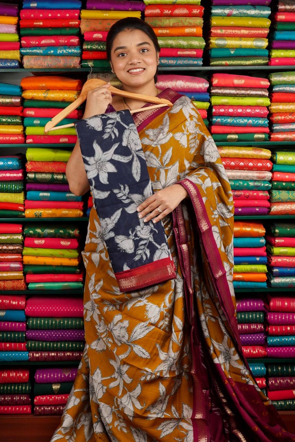 Maheswari Silk Kalamkari Print Dark Navy Blue And Red Saree