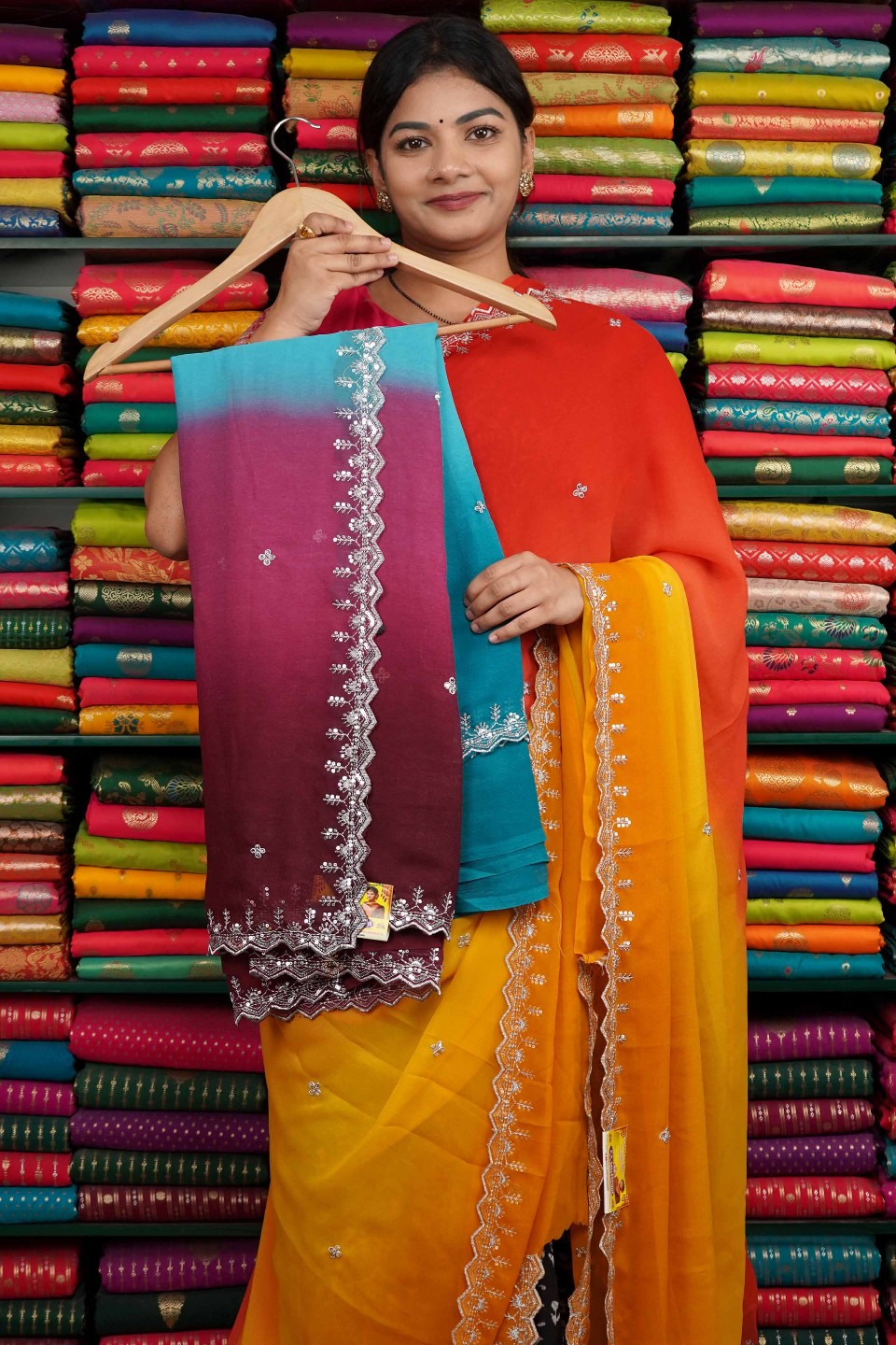 Georgette Tie And Dye With Scallop Border Coppersulphate Blue And Dark Wine Saree