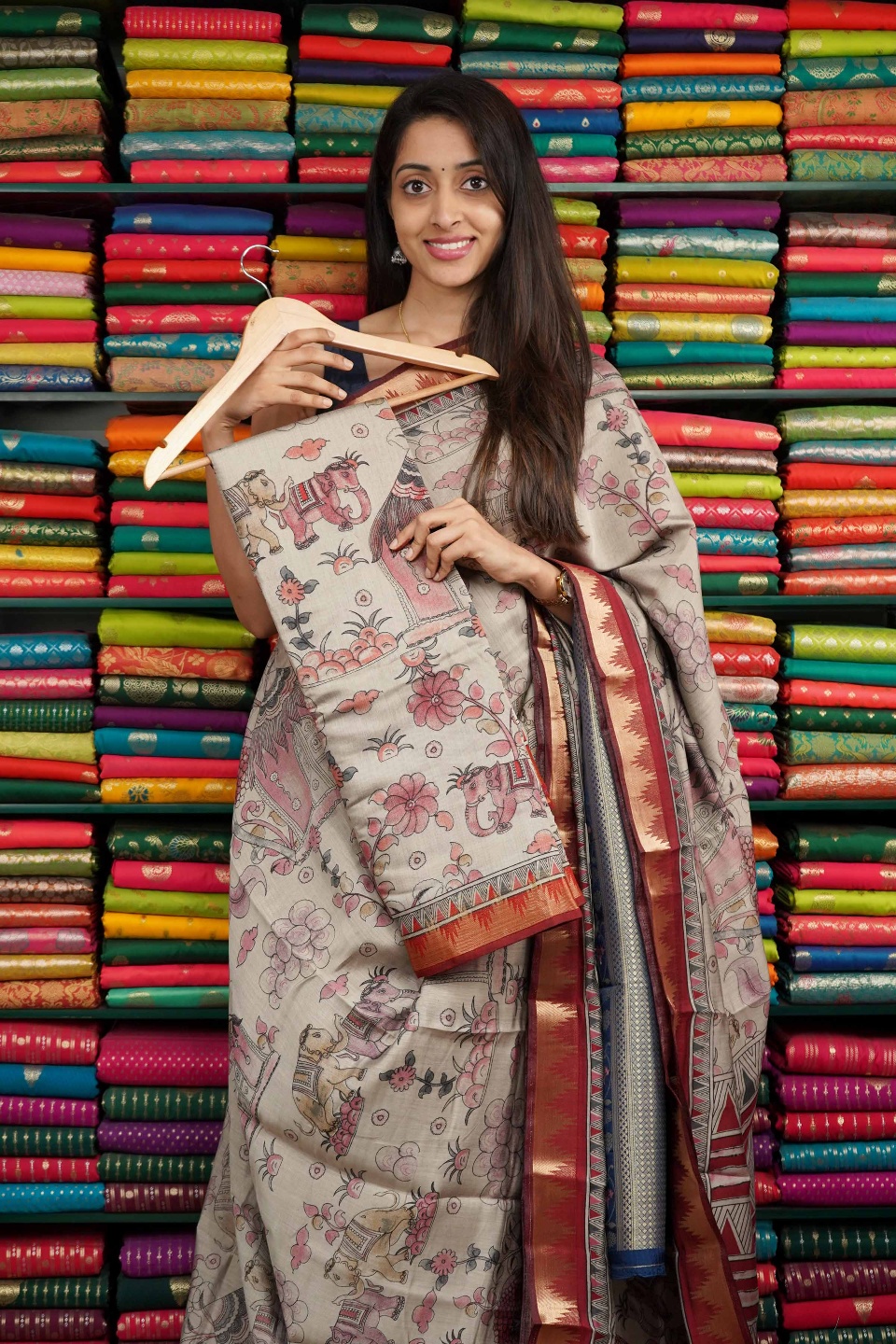 Maheswari Silk Kalamkari Print Light Gray And Red Saree