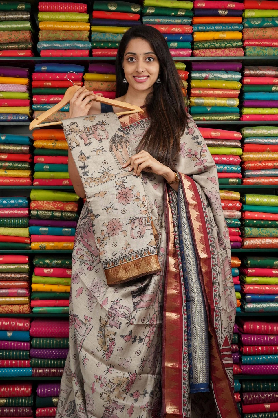 Maheswari Silk Kalamkari Print Light Gray And Light Brown Saree