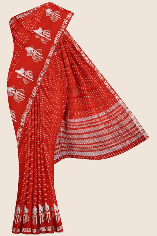 Maheswari Silk Zari weaving Red And Purple Saree