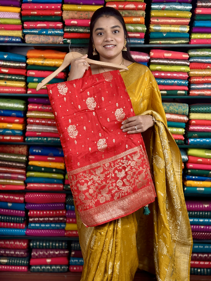 Mashru Silk Creeper Border Flower Butta Red And Green Saree