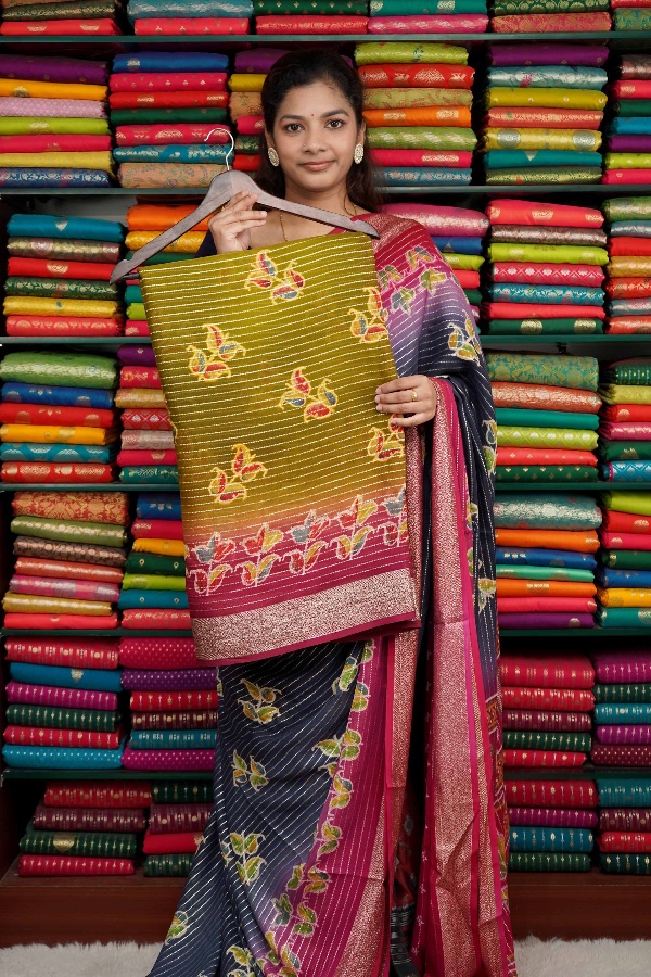 Georgette Leaf Print Mehandi Green And Dark Pink Saree
