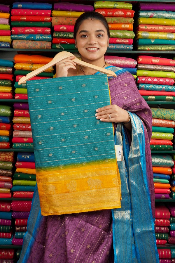 Jute Silk Elephant And Peacock Border Rama Green And Yellow Saree