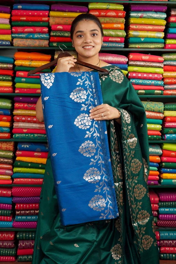 Maheswari Silk Floral Border Dark Blue Saree