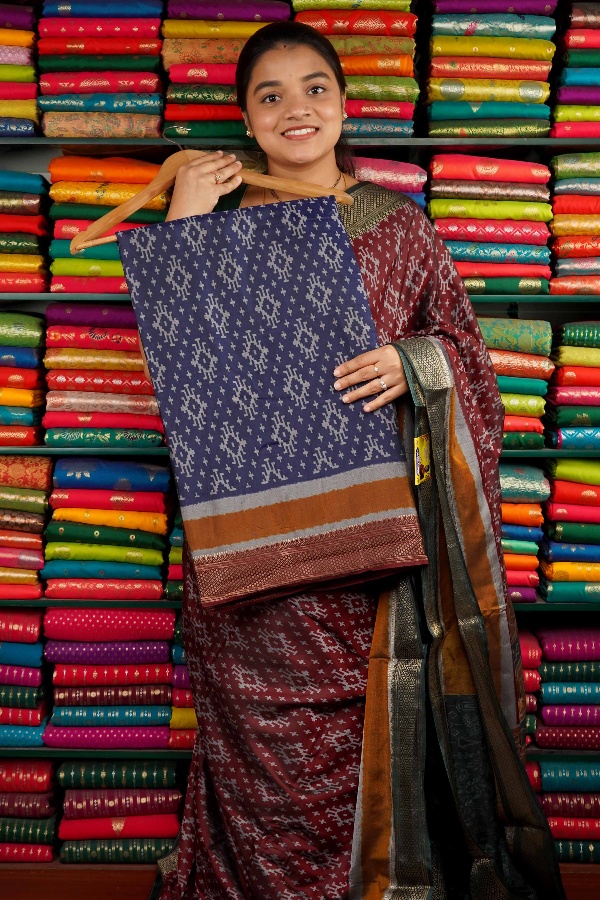 Ikkath Silk Printed Dark Blue And Dark Maroon Saree