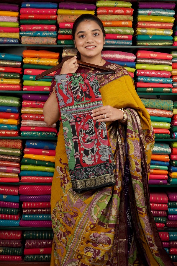 Soft Mangalagiri Kalamkari Red And Black Saree