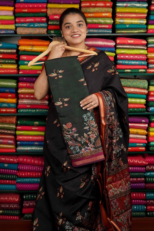 Semi Mangalgiri Silk Swan Print Dark Green And Dark Pink Saree