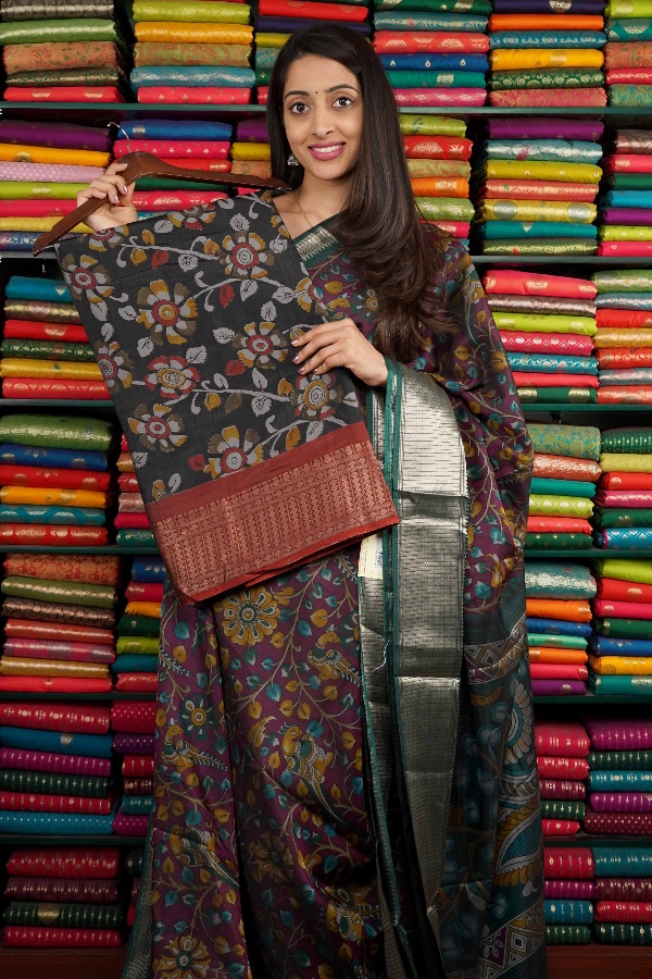 Semi Dola Silk Floral Digital Print Black And Maroon Saree