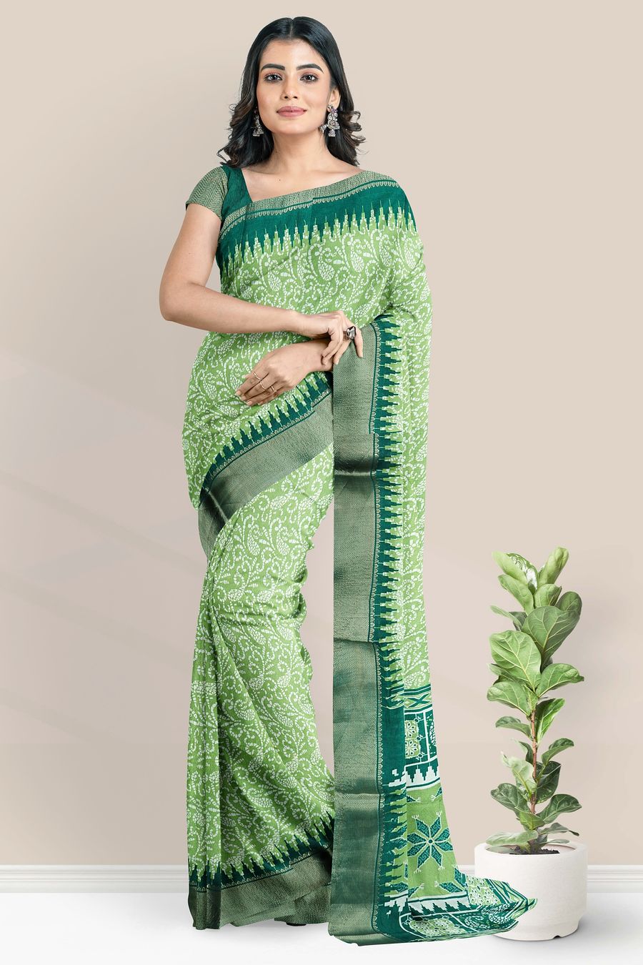 Mulmul Crushed Silk Bathik Print Light And Dark Green Saree