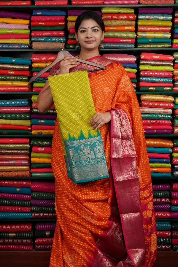 Soft Silk Bandini Print Leaf Green And Coppersulphate Blue Saree